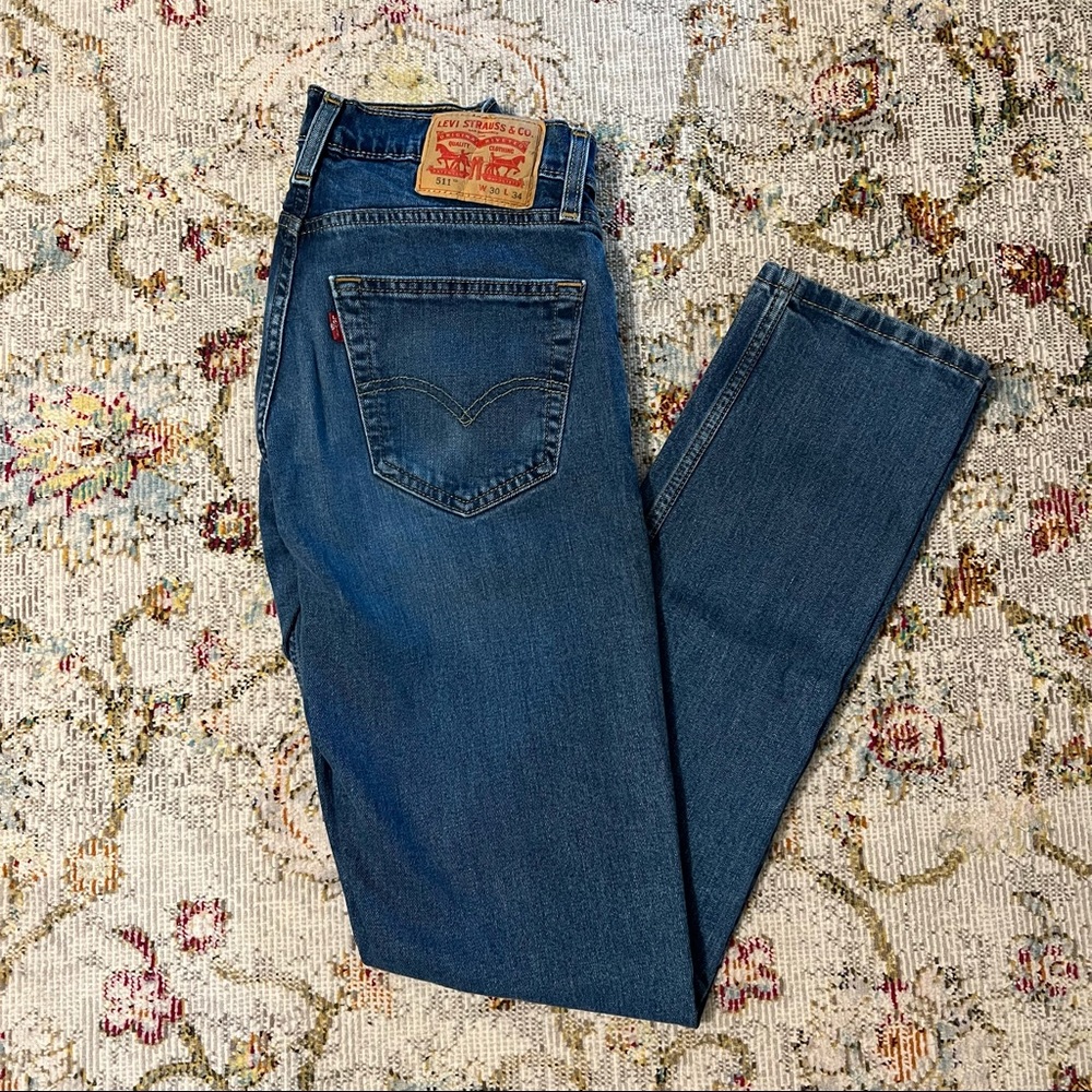 Levi’s 511 Medium Wash Jean